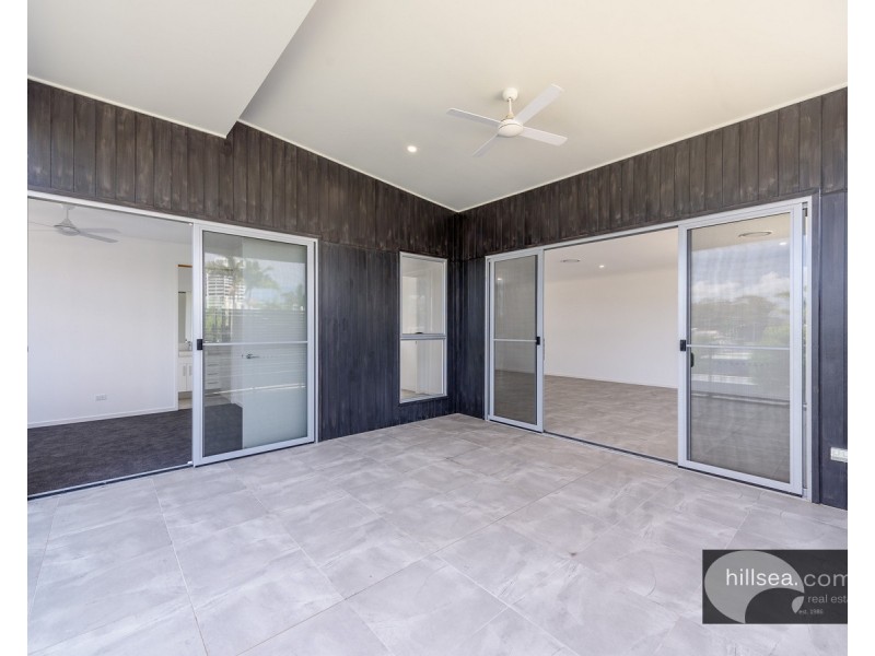 1 /29 Broadwater Street, Runaway Bay QLD 4216