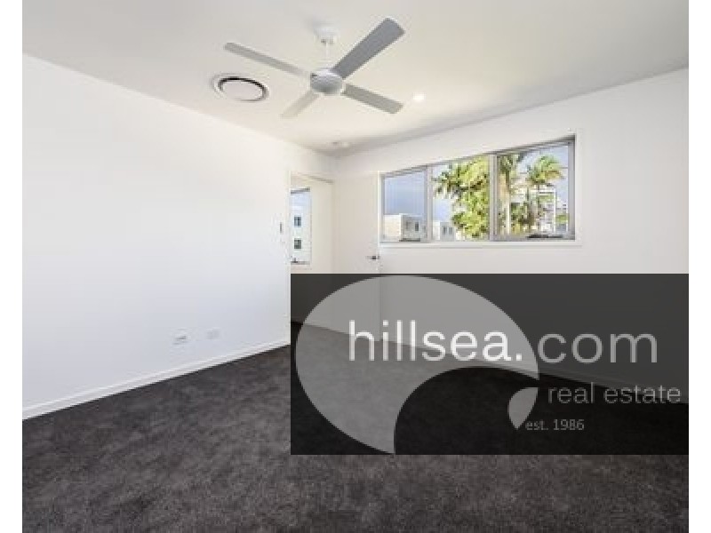 2/29 Broadwater Street, Runaway Bay QLD 4216