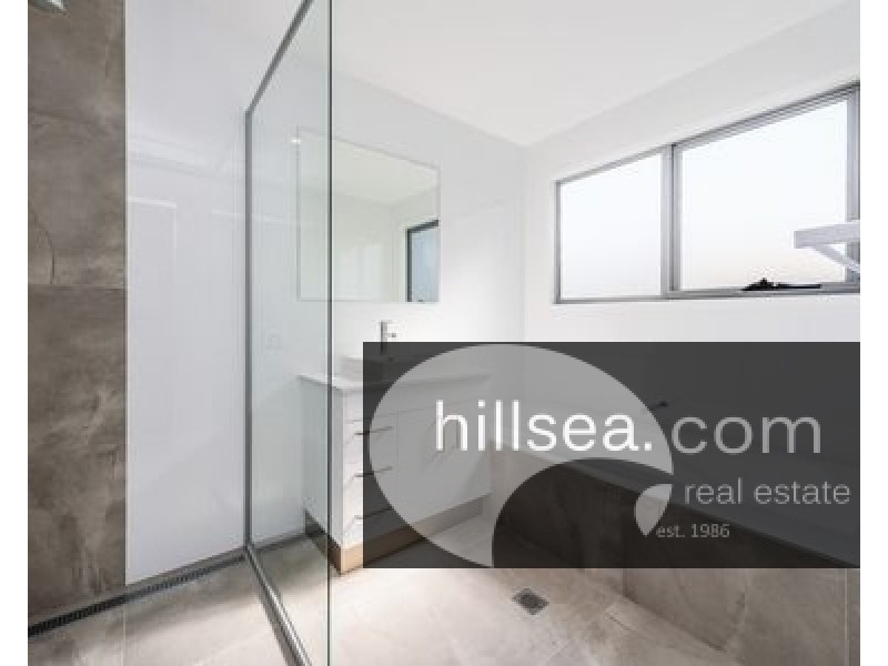 2/29 Broadwater Street, Runaway Bay QLD 4216