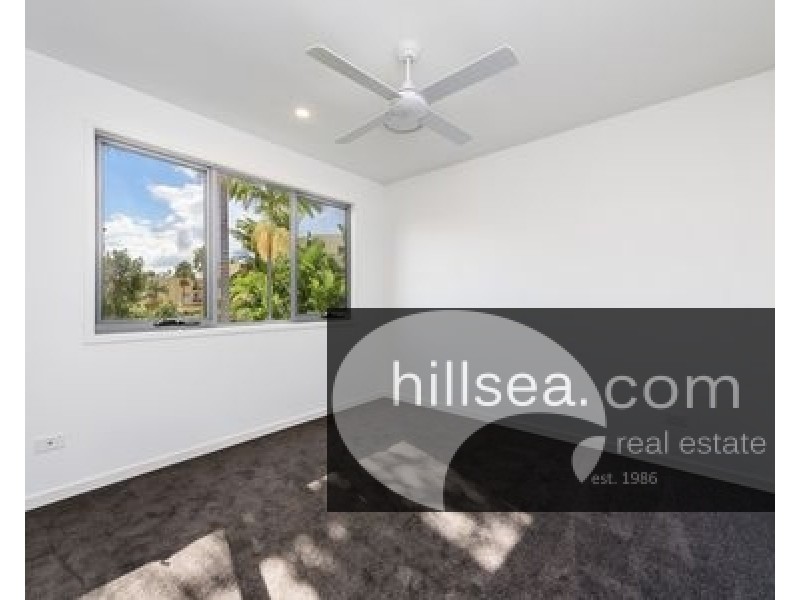 2/29 Broadwater Street, Runaway Bay QLD 4216