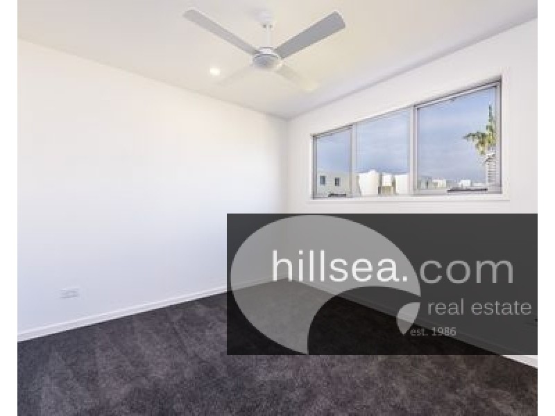 2/29 Broadwater Street, Runaway Bay QLD 4216
