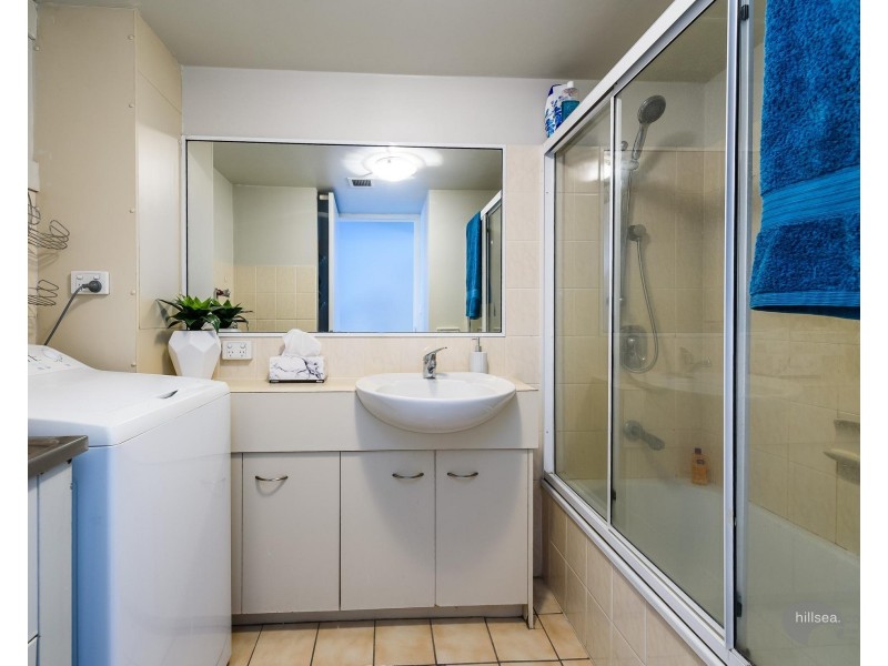 21/37 Bayview Street, Runaway Bay QLD 4216