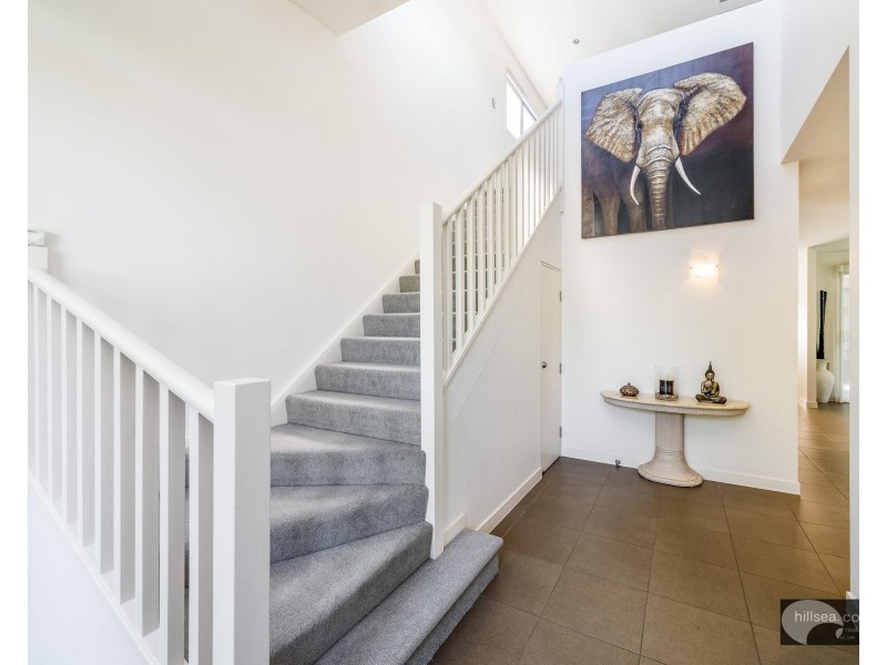 1 Osmium Lane, Hope Island QLD 4212