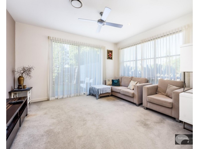 1 Osmium Lane, Hope Island QLD 4212