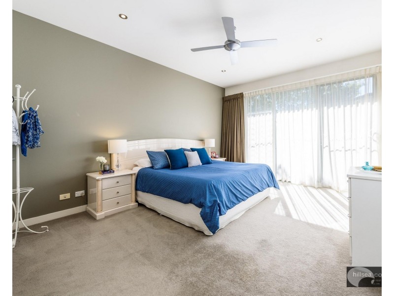 1 Osmium Lane, Hope Island QLD 4212