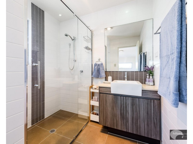 1 Osmium Lane, Hope Island QLD 4212