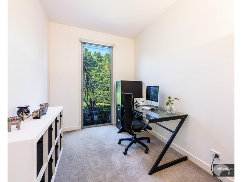 1 Osmium Lane, Hope Island QLD 4212