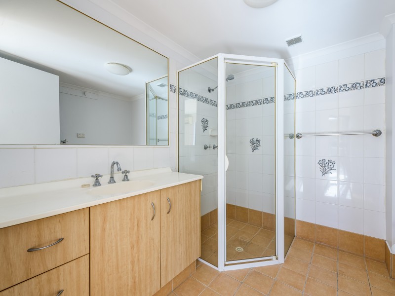 3/47 Bayview Street, Runaway Bay QLD 4216