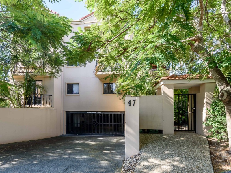 3/47 Bayview Street, Runaway Bay QLD 4216