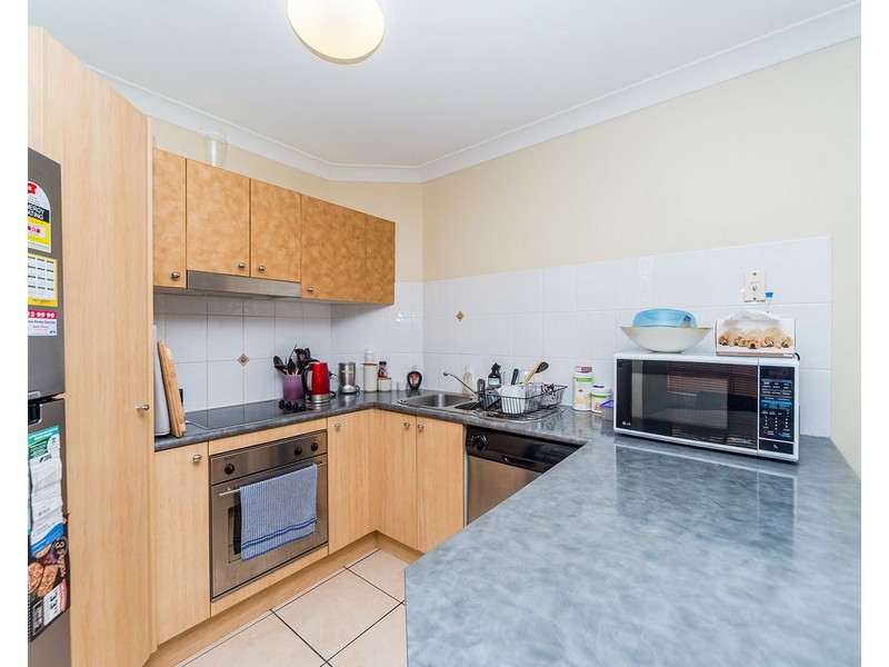 2/89 Bayview Street, Runaway Bay QLD 4216