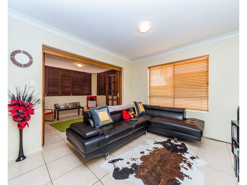 2/89 Bayview Street, Runaway Bay QLD 4216
