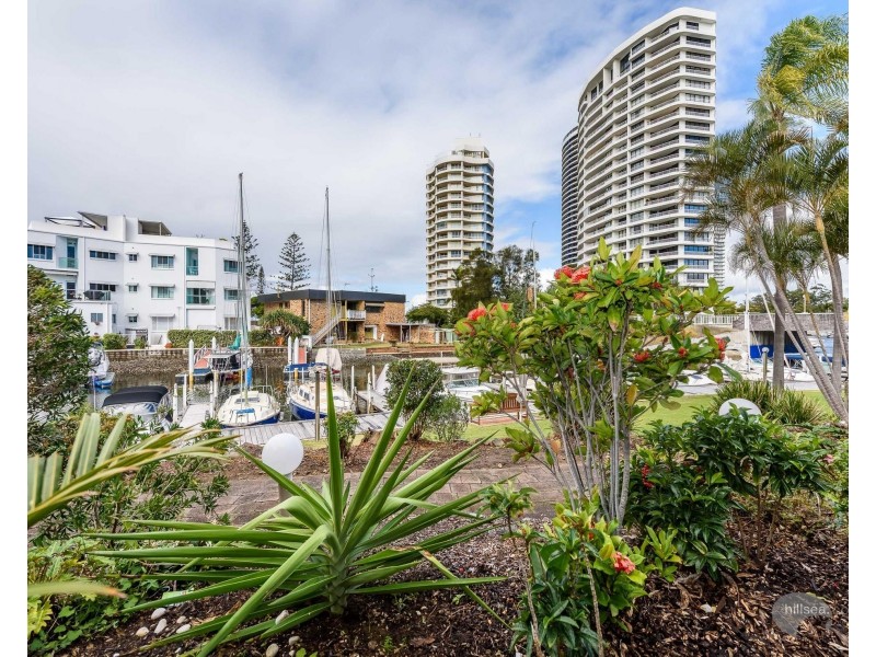 15/37 Bayview Street, Runaway Bay QLD 4216