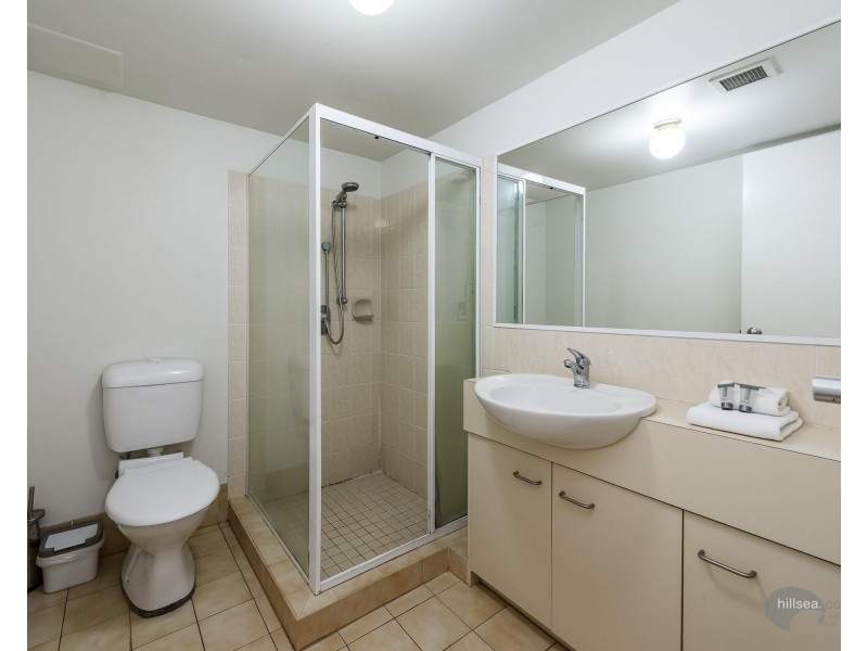 15/37 Bayview Street, Runaway Bay QLD 4216