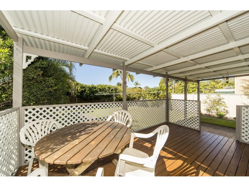 10 Barnard Street, Biggera Waters QLD 4216