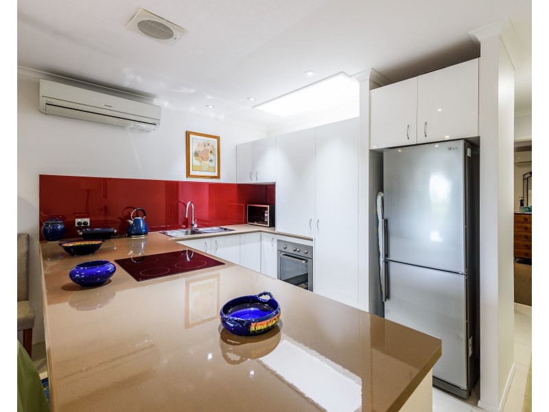 4/18 Maiala Close, Paradise Point QLD 4216