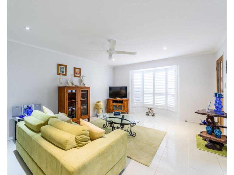 4/18 Maiala Close, Paradise Point QLD 4216