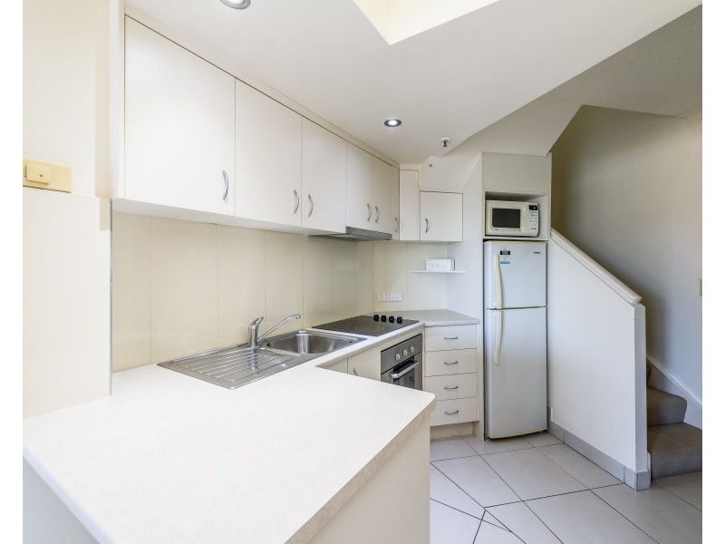 28/452 Marine Parade, Biggera Waters QLD 4216