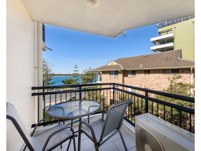 28/452 Marine Parade, Biggera Waters QLD 4216