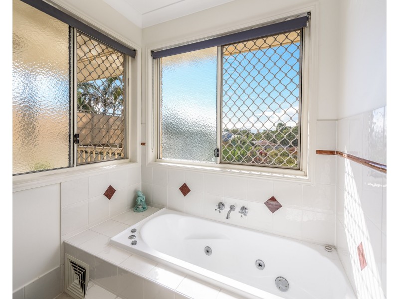 19 Tiger Drive, Arundel QLD 4214