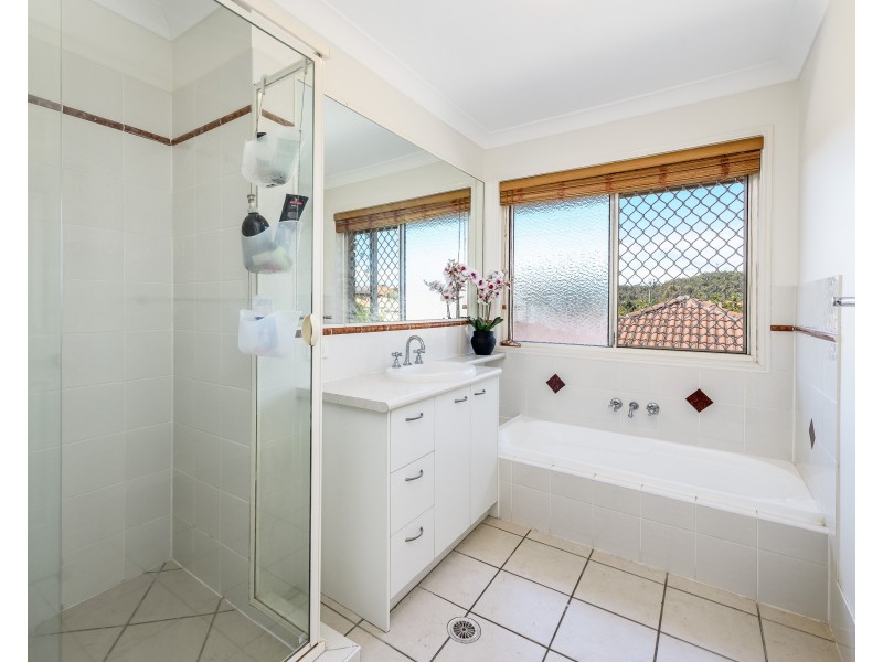 19 Tiger Drive, Arundel QLD 4214