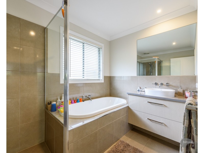 6A Deagon Drive, Runaway Bay QLD 4216