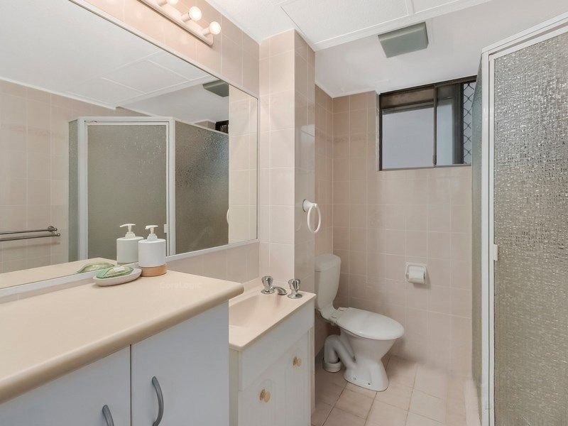 8/490 Marine Parade, Biggera Waters QLD 4216