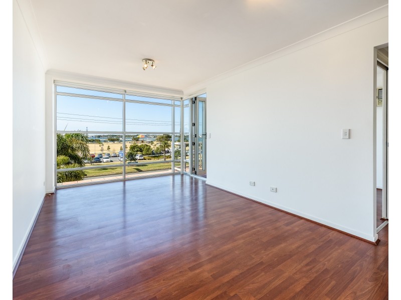 13/130 Marine Parade, Southport QLD 4215