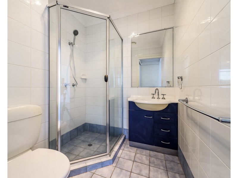 13/130 Marine Parade, Southport QLD 4215