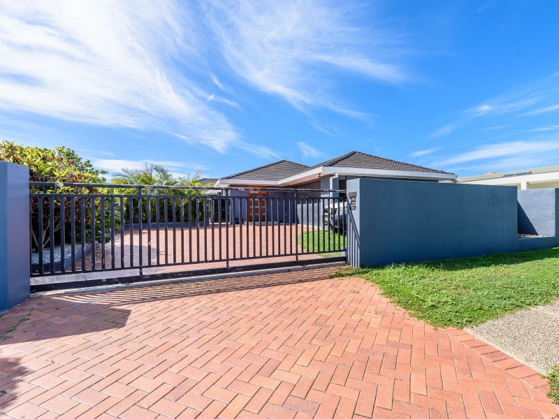 446 Oxley Drive, Runaway Bay QLD 4216