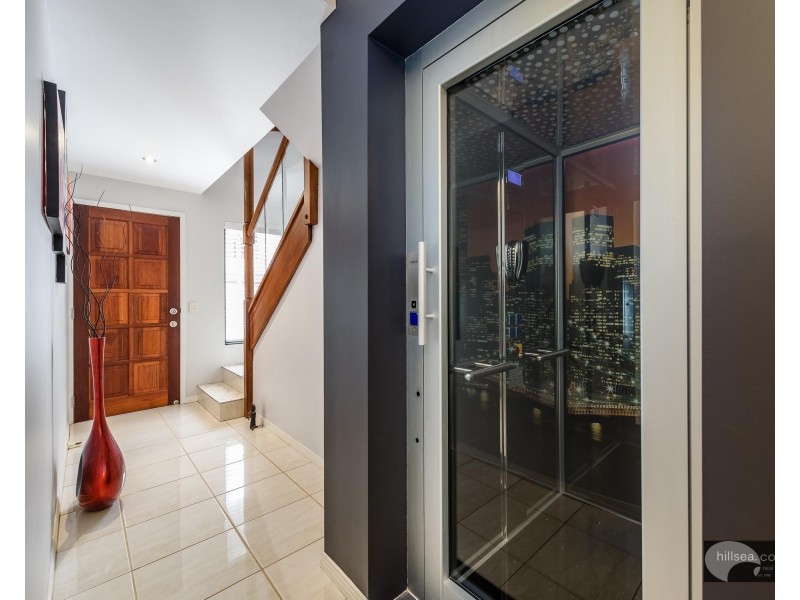 6/23-25 Madang Crescent, Runaway Bay QLD 4216