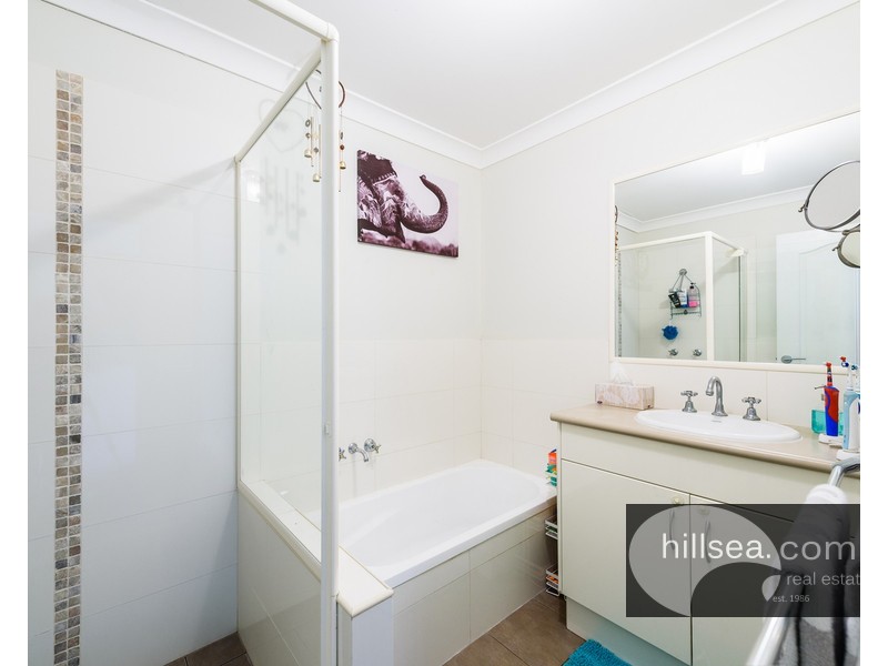 2/27 Harley Street, Labrador QLD 4215