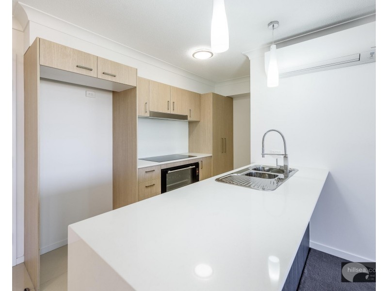10/14-16 Bright Avenue, Labrador QLD 4215