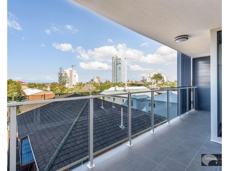 10/14-16 Bright Avenue, Labrador QLD 4215