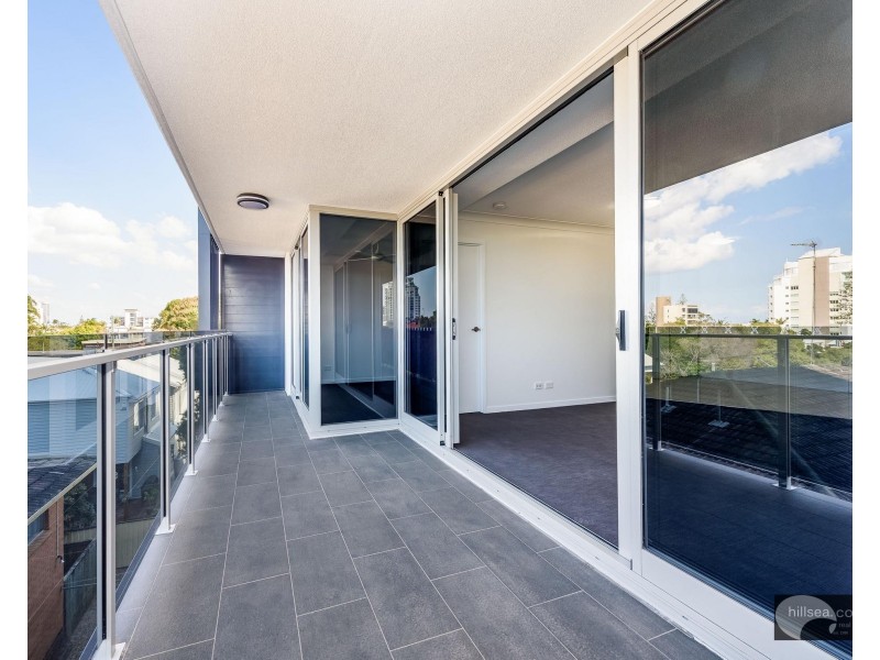 10/14-16 Bright Avenue, Labrador QLD 4215