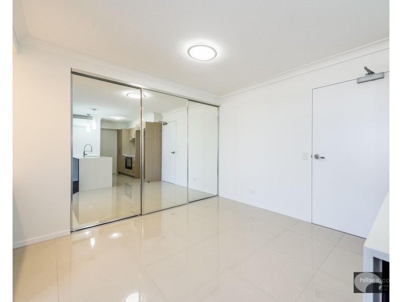 10/14-16 Bright Avenue, Labrador QLD 4215