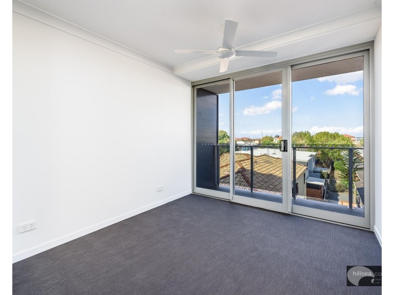 10/14-16 Bright Avenue, Labrador QLD 4215