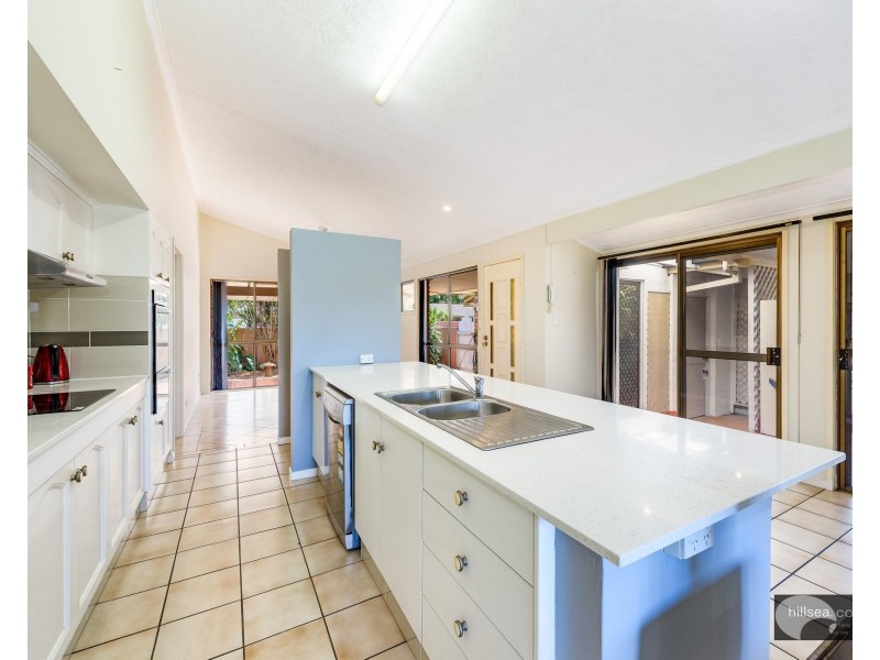 23 Burrinjuck Drive, Coombabah QLD 4216