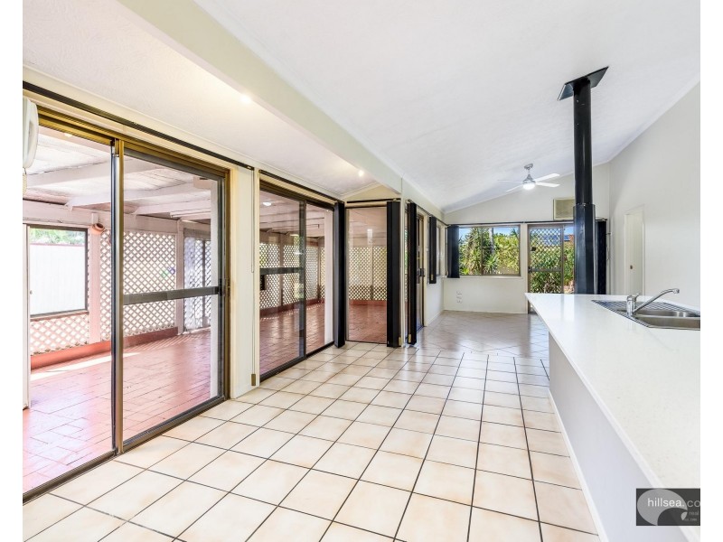 23 Burrinjuck Drive, Coombabah QLD 4216