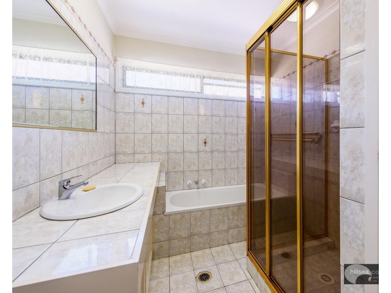 23 Burrinjuck Drive, Coombabah QLD 4216