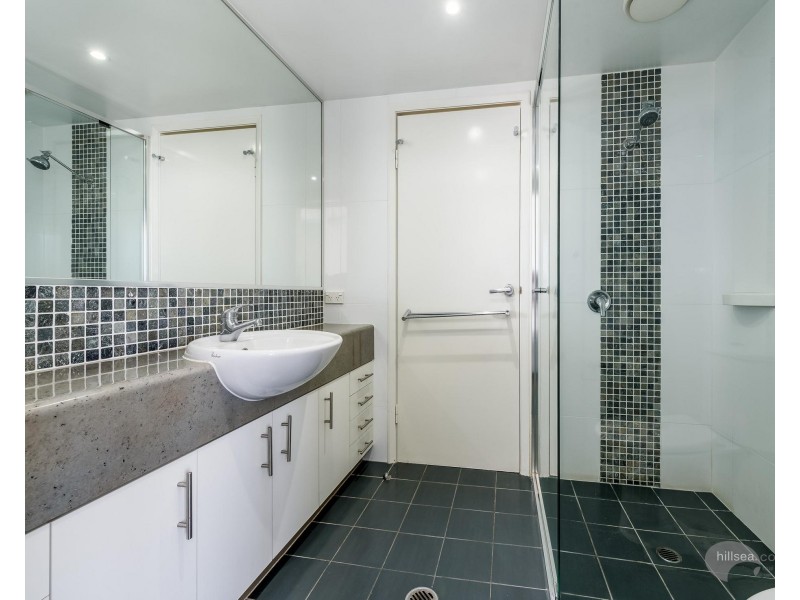 30/136 Marine Parade, Southport QLD 4215