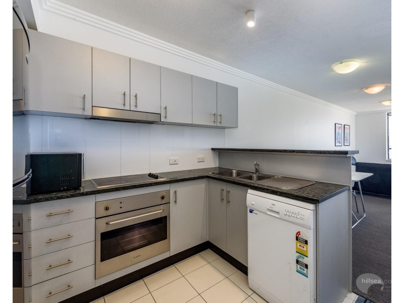 30/136 Marine Parade, Southport QLD 4215