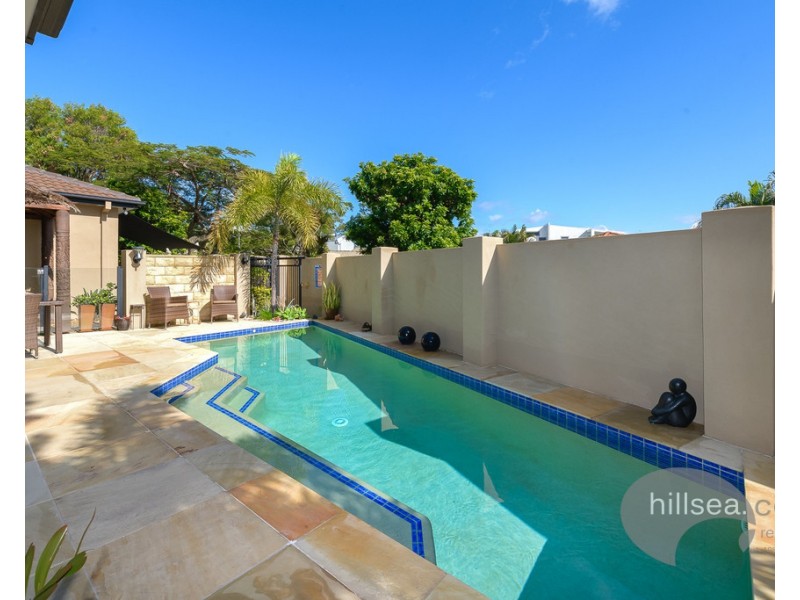 2/20 Markham Avenue, Runaway Bay QLD 4216