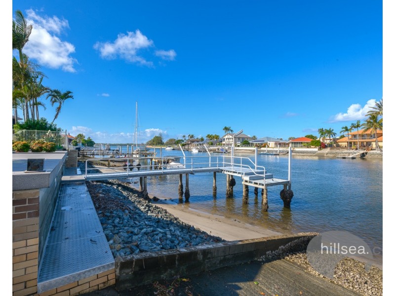 2/20 Markham Avenue, Runaway Bay QLD 4216