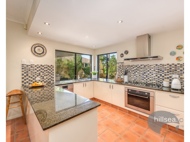 2/20 Markham Avenue, Runaway Bay QLD 4216