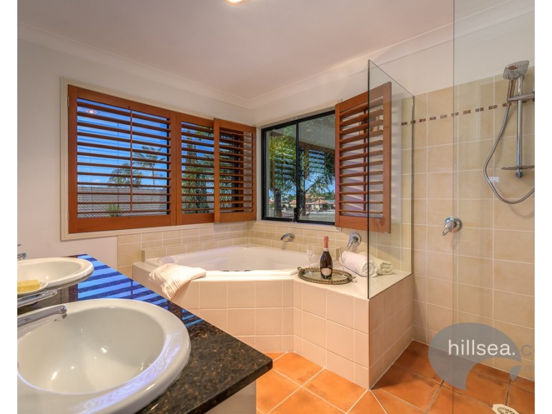 2/20 Markham Avenue, Runaway Bay QLD 4216