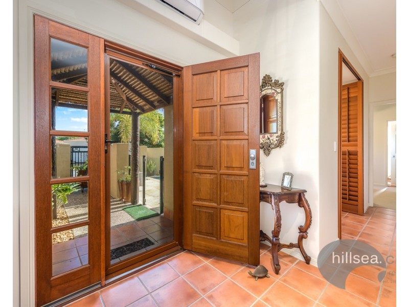 2/20 Markham Avenue, Runaway Bay QLD 4216