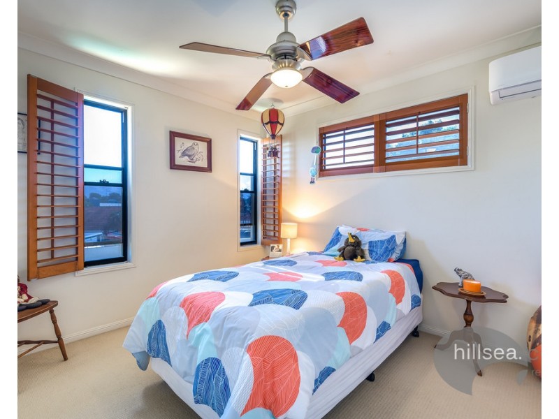 2/20 Markham Avenue, Runaway Bay QLD 4216