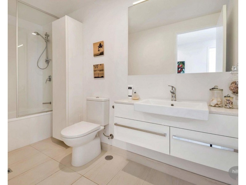 1212/17 Bath Street, Labrador QLD 4215