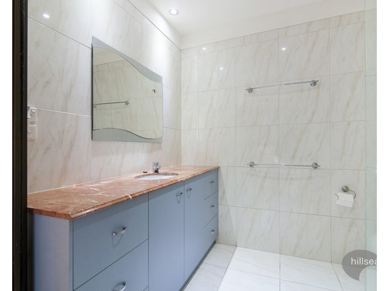 8 Tari Court, Runaway Bay QLD 4216