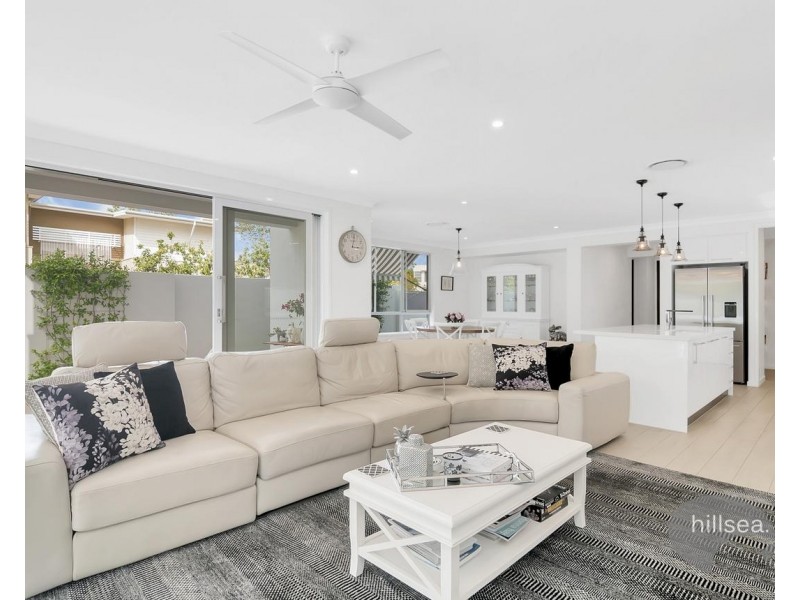 5017A Riverwood Grove, Benowa QLD 4217